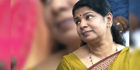 பள்ளிக்கல்வித் துறைக்கு கனிமொழி பாராட்டு 