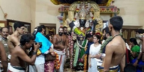 அத்திவரதரை தரிசனம் செய்த நயன்தாரா