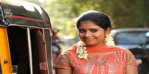  ‘பிக்பாஸ்’ மதுமிதா ‘தற்கொலை செய்து கொள்வேன்’ என மிரட்டுவதாக புகார் 