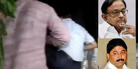 சுவர் ஏறி குதிக்கும் சிபிஐ பாணி - 'அன்று தயாநிதிமாறன்'.. 'இன்று ப.சிதம்பரம்' 