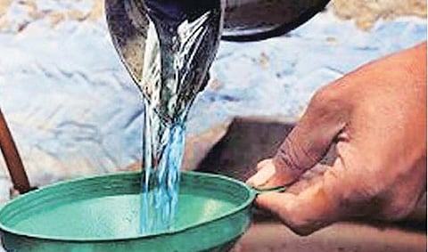 ரேஷன் அட்டைதாரர்‌களுக்கு குறைகிறது மண்ணெண்ணெய் அளவு..!