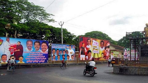 விதிமுறைகளின்படி விளம்பர பேனர்கள் வைக்கலாம் - சென்னை மாநகராட்சி 