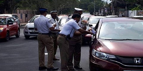 யாரெல்லாம் அபராதம் வசூலிக்கலாம் - தமிழக அரசு அறிவிப்பு 