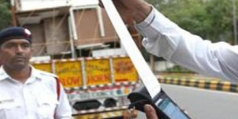 சாலை விதிகளை மீறியதற்காக ஒரு லட்சத்து 41 ஆயிரம் ரூபாய் அபராதம் 