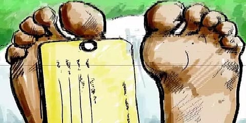 அரசின் தொகுப்பு வீடு இடிந்து விழுந்து விவசாயி பலி