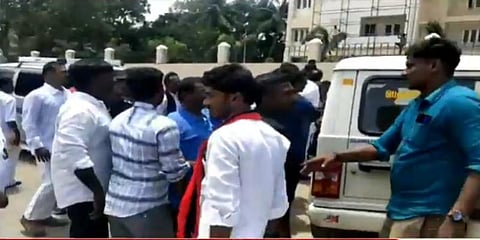 மாநகராட்சி அதிகாரியை தாக்கியதாக புகார் :  மதிமுக மாவட்டச்செயலாளர் கைது