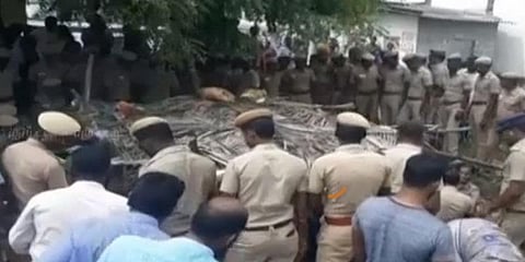 சாமி சிலையை அகற்ற முயற்சி - தற்கொலை‌‌ மிரட்டல் ‌விடுத்த மக்கள்