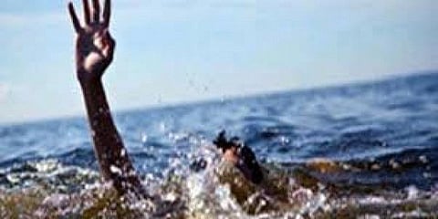 ஆற்றில் மூழ்கி அக்கா- தம்பி உயிரிழந்த பரிதாபம் 