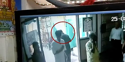 ‘சிறுத்தை’ படபாணியில் கொள்ளையடிக்கும் சங்கிலித் திருடன் - மடக்கி பிடித்த போலீஸ் 