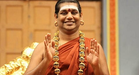 லிங்கம் பற்றி சர்ச்சை பேச்சு: வெளிநாடு தப்பினாரா நித்யானந்தா?