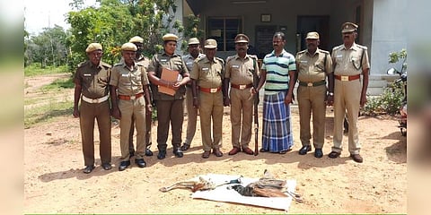 மயில் வேட்டையில் ஈடுபட்ட முன்னாள் இராணுவ வீரர் கைது 