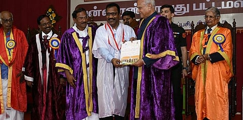 ‘தமிழ் திரைப்படங்களில் நகைச்சுவை’ -  ஆய்வு செய்து டாக்டர் பட்டம் பெற்றார் சார்லி