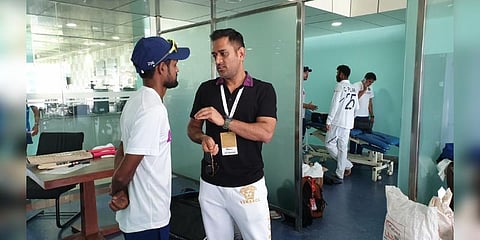 ’என்ன சொன்னார் தோனி?’ சுழற் பந்துவீச்சாளர் நதீம் விளக்கம்!