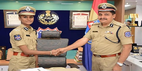17 வயது சிறுமியின் விருப்பத்தை நிறைவேற்றிய ரச்சகொண்டா நகர காவல் ஆணையர் 