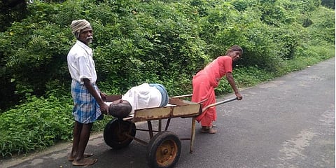 யாருமே உதவ முன்வராததால் பறிபோன உயிர்..! கேள்விக்குறியாகும் மனிதநேயம்..!