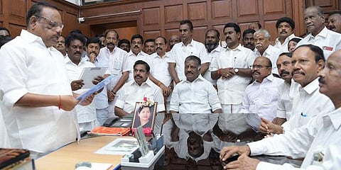 நாங்குநேரி, விக்கிரவாண்டி அதிமுக எம்.எல்.ஏக்கள் சபாநாயகர் அறையில் பதவியேற்பு 