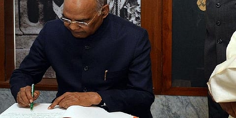 மகாராஷ்டிராவில் குடியரசுத் தலைவர்  ஆட்சி - என்ன காரணம்?