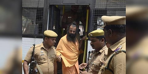 ‘உறவினர்களை சந்திக்க முருகனை அனுமதிக்க வேண்டும்’ - சிறைத்துறைக்கு நீதிமன்றம் உத்தரவு 