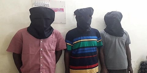 அடிக்கடி திருடுபோன சரக்கு வாகனங்கள் - போலீசார் வலையில் சிக்கிய கொலைக் குற்றவாளி..!