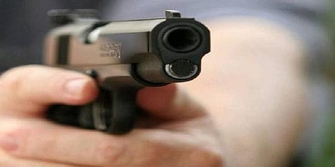 இலங்கையில் வாக்காளர்களை நோக்கி துப்பாக்கிச்சூடு