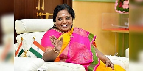 "தெலங்கானாவில் இருந்தாலும் தமிழகத்தில் நடப்பதை கவனிக்கிறேன்" - ‌ஆளுநர் தமிழிசை