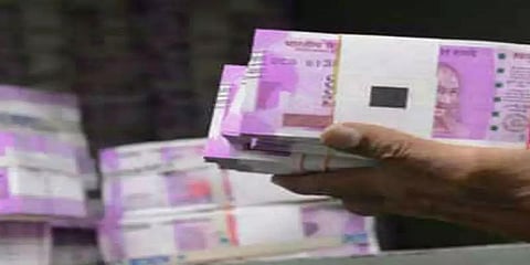 கணக்கில் வராத பணங்களில் அதிகளவு 2000 ரூபாய் நோட்டுகள்- மத்திய அரசு தரவு
