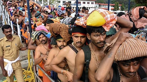 சபரிமலைக்கு ஒரு வாரத்தில் 3.25 லட்சம் பக்தர்கள் வருகை !