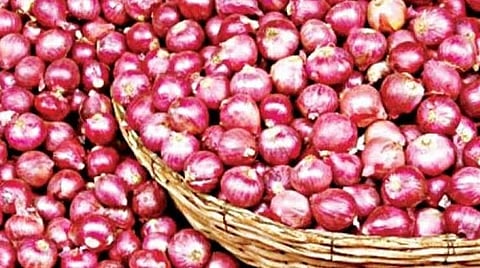 வரத்து குறைவால் வெங்காயம் விலை கடும் உயர்வு