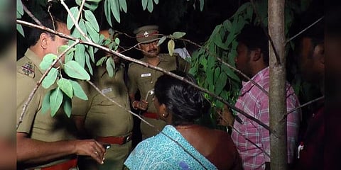 ஆடு மேய்க்க சென்ற பெண் வெட்டிக் கொலை - குற்றவாளிகளை தேடும் போலீஸ் 