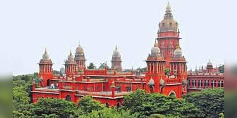 ‘டிச. 5க்குள் திருநங்கைகளை உடல் தகுதிக்கு அனுமதியுங்கள்’ -  உயர்நீதிமன்றம் உத்தரவு