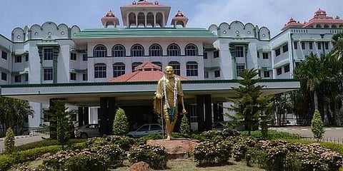 சவுடு மண் குவாரி நடத்த இடைக்காலத் தடை