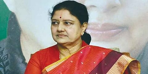 பழைய 500, 1000 ரூபாய் நோட்டுகள் மூலம் ஷாப்பிங் மால்கள் வாங்கினாரா சசிகலா?