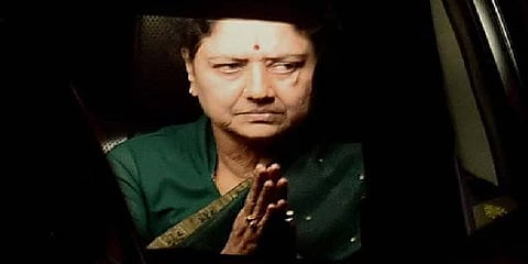 பழைய ரூபாய் நோட்டுகளை பயன்படுத்தி சசிகலா சொத்துக்களை வாங்கியது எப்படி ?