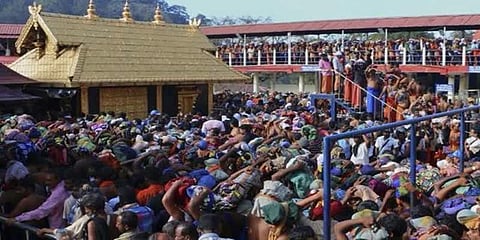 சபரிமலையில் அலைமோதிய பக்தர்கள் கூட்டம் - தினமும் 75 ஆயிரம் பேர் வருகை