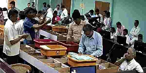 தமிழகம் முழுவதும் விடிய விடிய நடைபெறும் வாக்கு எண்ணிக்கை
