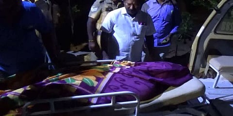 பெரியார் பல்கலைக்கழக விடுதியில் மாணவி தூக்கிட்டு தற்கொலை
