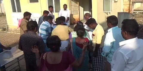 மானாமதுரை அருகே கல்லூரி மாணவர் தற்கொலை - போலீசார் விசாரணை