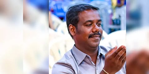 ‘ஆபாச வார்த்தைகள் பேசி அத்துமீறினார்’:  மாணவி புகார்.. பேராசிரியர் தலைமறைவு
