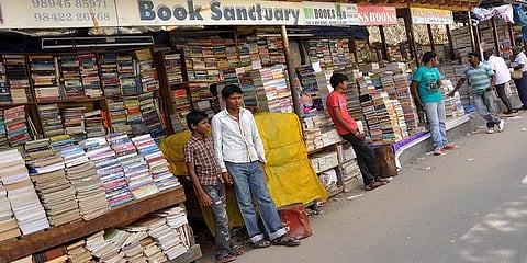 “பெயர் பலகைகளில் தமிழுக்கு முதலிடம்”-கடைகள், நிறுவனங்களுக்கு அரசு உத்தரவு
