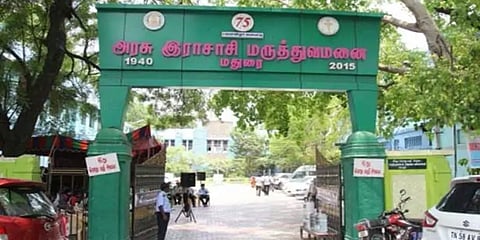 “கொரோனா அறிகுறியா.. இங்கு வைத்து சிகிச்சை அளிக்காதீர்கள்” - மதுரையில் பரபரப்பு