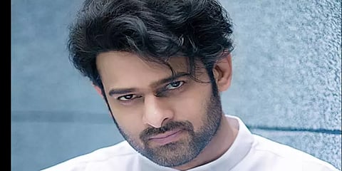 கொரோனா யுத்தம் - 4 கோடி ரூபாய் கொடுக்கும்  பிரபாஸ்...!