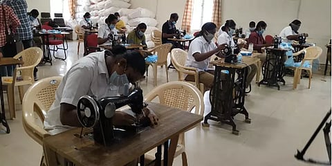 சென்னை : போலீஸாருக்காக போலீஸே தயாரிக்கும் முகக்கவசங்கள்..!