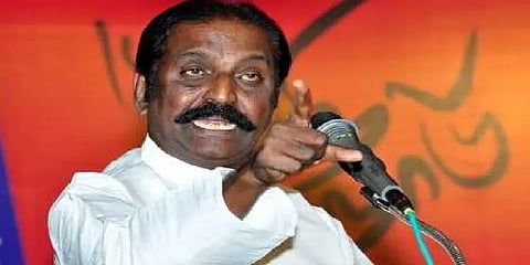 அரசு மட்டும்தான் அருள் செய்ய வேண்டுமென்றால்.... - வைரமுத்து  ட்விட்டர் பதிவு!
