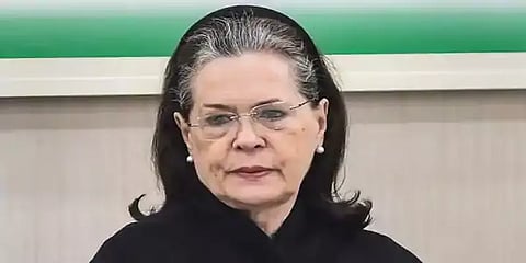 ஏழை எளிய மக்களுக்கு 10 கிலோ உணவு தானியங்கள் - பிரதமர் மோடிக்கு சோனியா கடிதம்