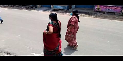 கர்ப்பிணி பெண்ணை அழைத்துவரச் சென்ற ஆட்டோ போலீசாரால் பறிமுதல்: நடந்தே சென்ற பரிதாபம்..!