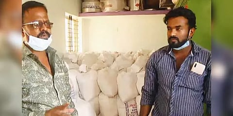 சொந்த நிலத்தை ரூ. 25 லட்சத்திற்கு விற்று ஏழை மக்களுக்கு உணவளித்த ‘சகோதரர்கள்’ 
