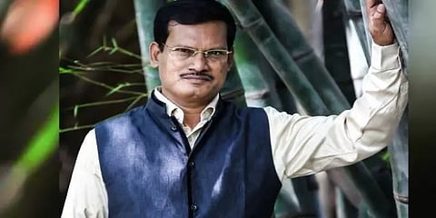 இதுவும் அத்தியாவசியம்தான்; நாப்கின் உற்பத்திக்கு அனுமதி கொடுங்கள் - PAD MAN முருகானந்தம்