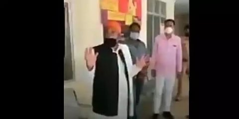 “முஸ்லிம் கடைகளில் காய்கறி வாங்காதீர்கள்” - உபி எம்.எல்.ஏவின் சர்ச்சை பேச்சு