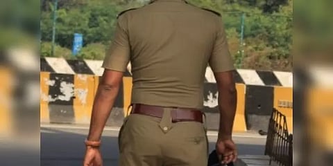 டி.ஜி.பி. அலுவலகத்தில் 2 காவலர்களுக்கு கொரோனா  -  கட்டுப்பாட்டு அறை மூடல்
