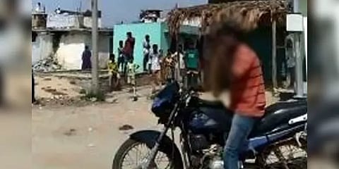  “என் வழியிலேயே குறுக்க வர்றீயா?” - குடிபோதையில் பாம்பைக் கடித்துக் குதறிய இளைஞர் 